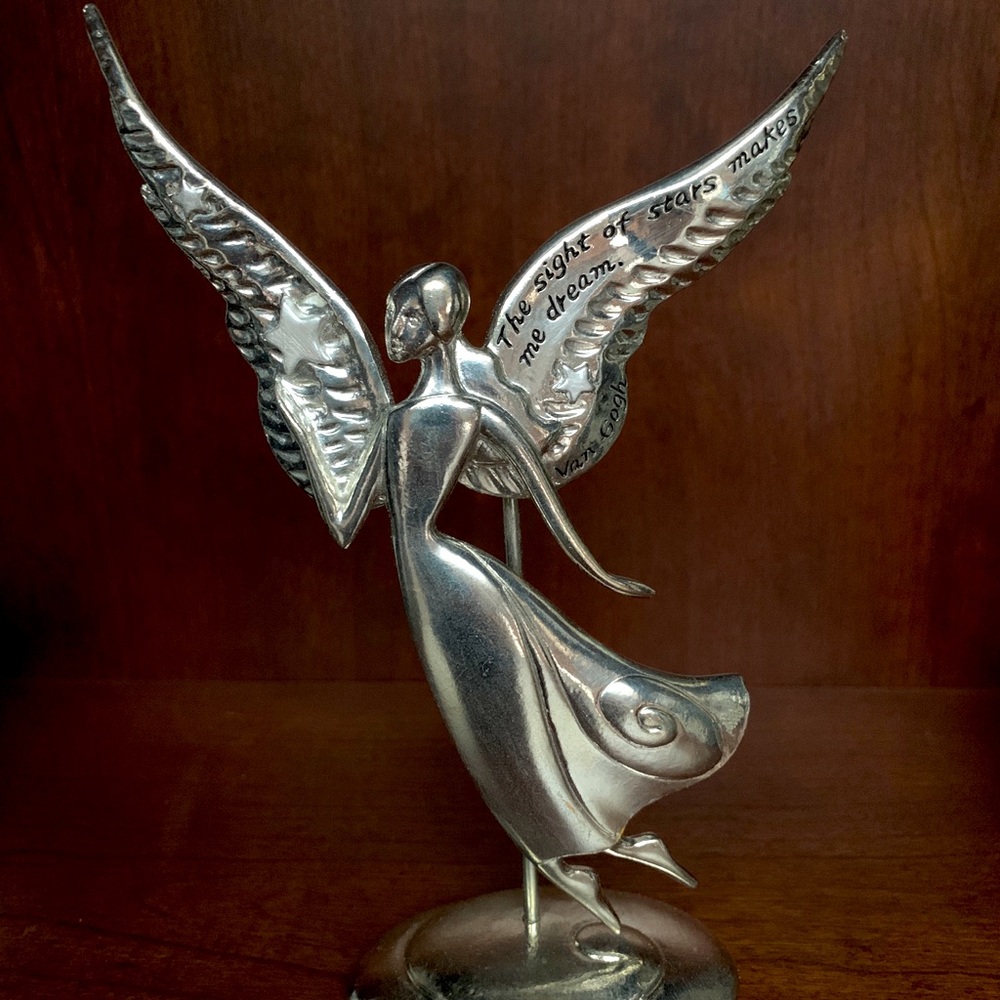 Seasons Angel on stand w/ quote “The sight of stars makes me dream” Van Gogh❣️